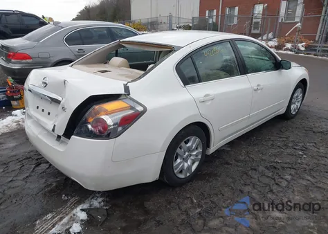 2010 Nissan Altima 2.5 S z USA, uszkodzony, nr VIN 1N4AL2AP8AN424121